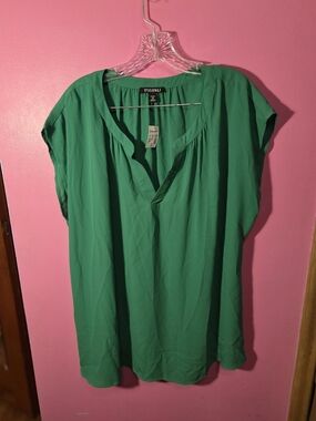 Roz & Ali Green Split-Neck Cap Sleeve Blouse